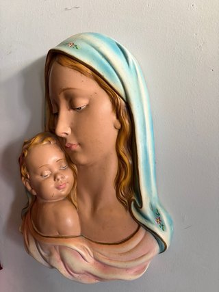 Figura ceramica Virgen con Niño 36 x 24 x 6