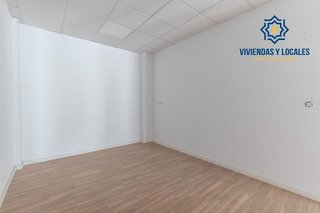 Local comercial en venta en Barrio de Zaidín en Granada