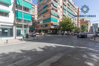Local comercial en venta en Barrio de Zaidín en Granada