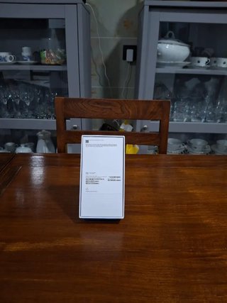 Caja iPhone 16 pro Titaneo Natural
