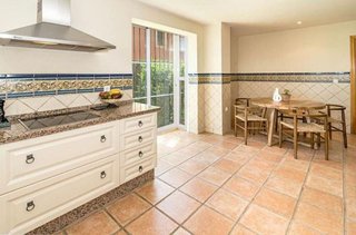 Casa pareada en alquiler en San Pedro Pueblo en Marbella