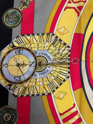 Sciarpa Hermès La Ronde des Heures di Loïc Dubigeon