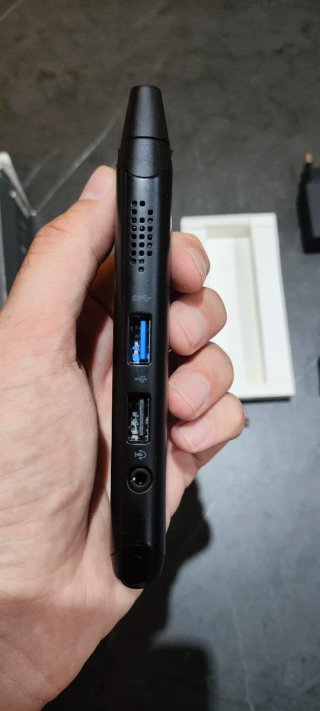 Asus VivoStick TS10 Mini PC