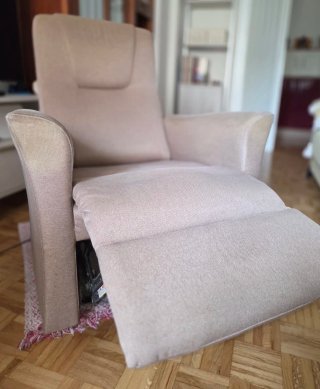 Butaca reclinable eléctrica beige