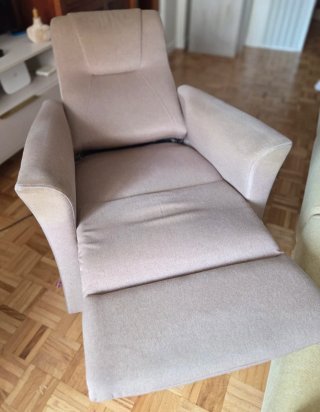 Butaca reclinable eléctrica beige