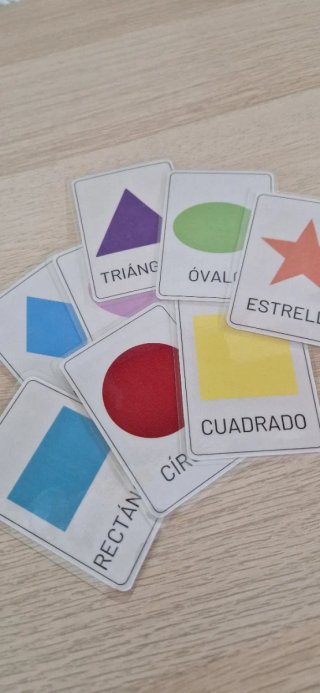 Flashcards educativos de formas