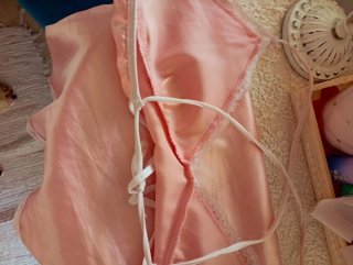 Camisón rosa de tirantes con encaje