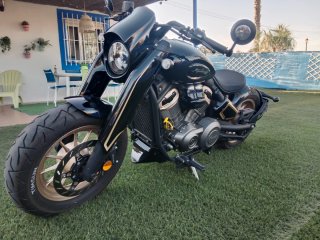 Benelli Napoleónbob 500 Bobber Negra/Dorada