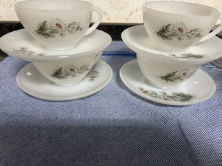 Set 4 tazas de café con platillos