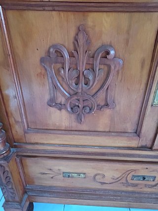 Entredos antiguo con mármol