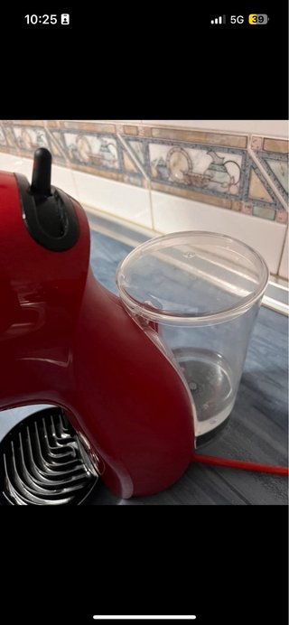 Cafetera Dolce Gusto Roja
