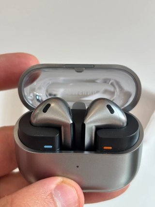 Samsung Galaxy Buds3 + Cargador