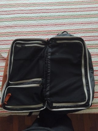 Mochila 40L Negra y Naranja