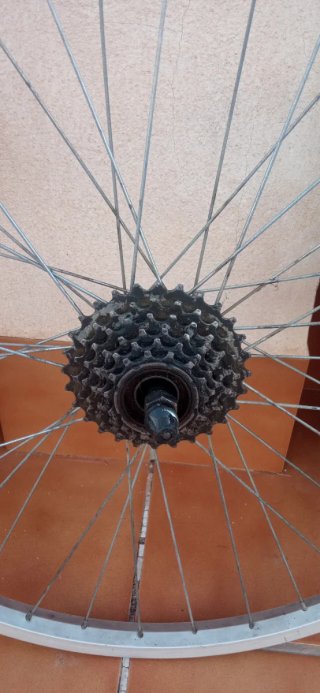 Llanta trasera bicicleta con piñonera