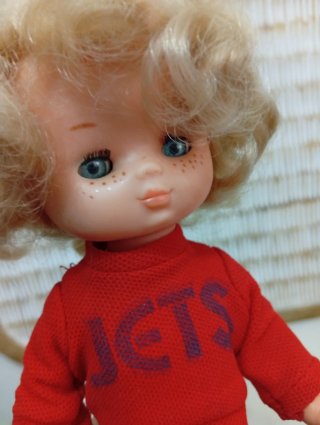 Muñeca Lesly Famosa pelo rubio