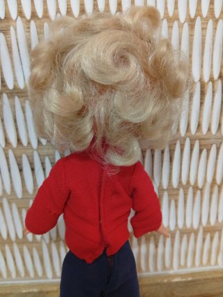 Muñeca Lesly Famosa pelo rubio