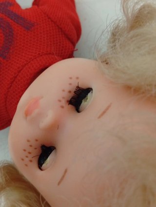 Muñeca Lesly Famosa pelo rubio