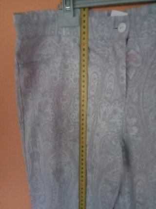 Conjunto Blusa salmon y Pantalón Gris Estampado