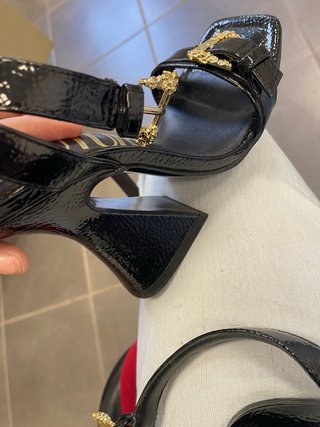 Sandali Versace Jeans Couture neri oro