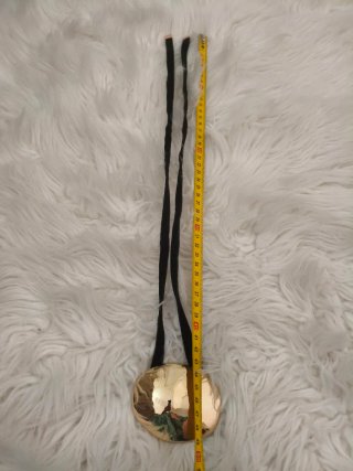 Collar con colgante dorado