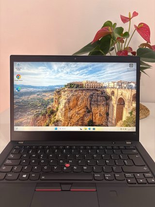Portátil Lenovo ThinkPad Negro