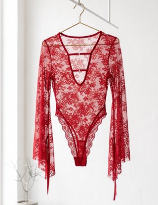 Vestito sexy in pizzo rosso