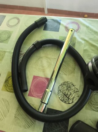 Aspiradora Taurus con accesorios