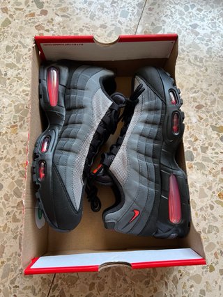 Nike Air Max 95 OG Black Bright Crimson talla 43