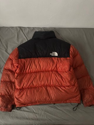 Chaqueta The North Face Roja y Negra