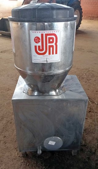 Amamantadora JR para corderos y cabritos.