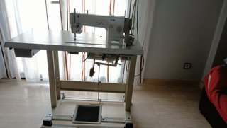 Máquina de coser industrial