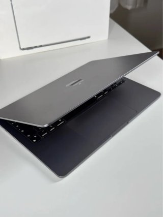 COMO NUEVO M3 Macbook Air