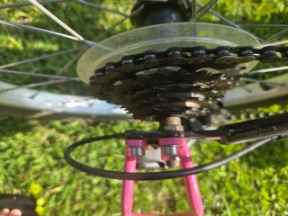 Bicicleta niña Btwin rosa y negra