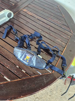 Mochila porta bebés y arnés primeros pasos, mosqui