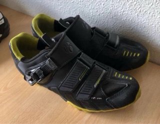 Zapatillas Ciclismo Negras y Amarillas