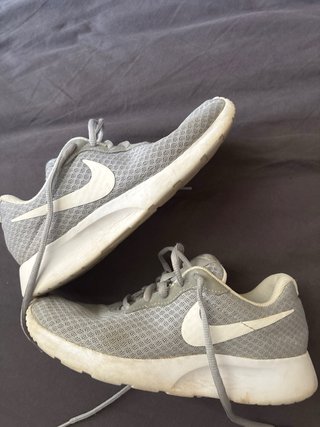 Zapatillas Nike Mujer Grises