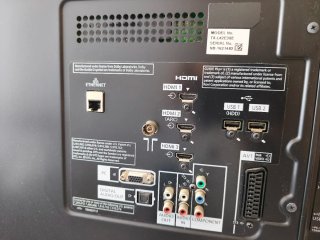 Televisión Panasonic Negra TX-L42E30E