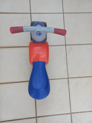 Moto correpasillos Imaginarium azul