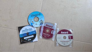 Lote de CDs de Inglés: Bugs 6, Award, English File