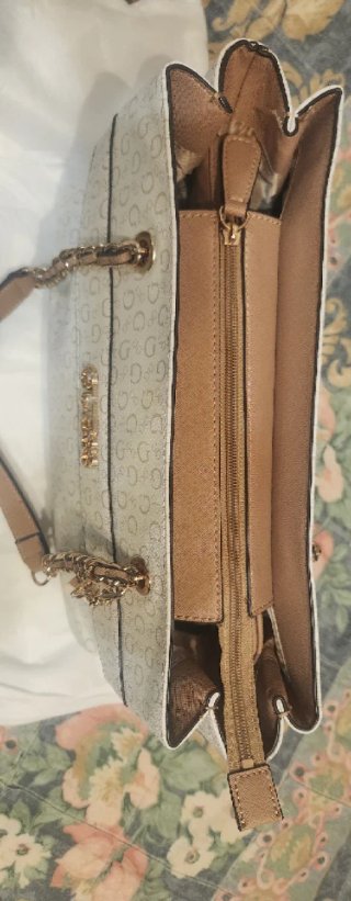 Borsa guess in ecopelle con piccolo difetto