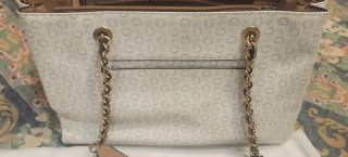 Borsa guess in ecopelle con piccolo difetto
