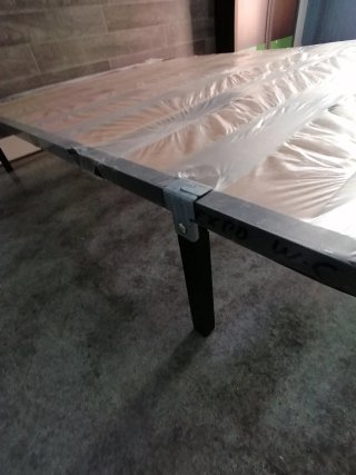 Colchón con somier y patas