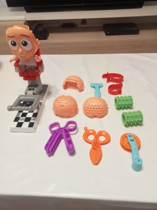 Juegos de plastilina de Play-Doh y caja con arena