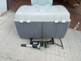 Remolque TowBox con señal V-23