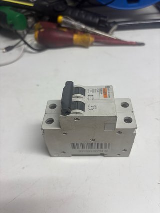 Interruptor Mag.Bipolar Merlin Gerin k60n c16a(c)