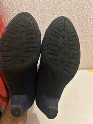 Zapatos de tacón azul marino