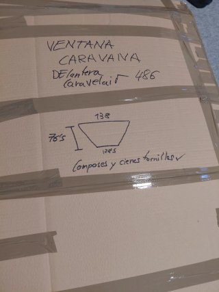 Ventana delantera caravana