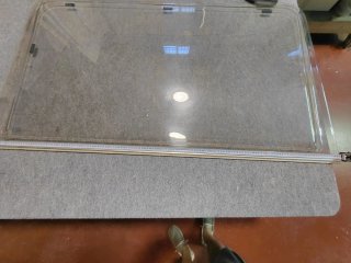 Ventana delantera caravana