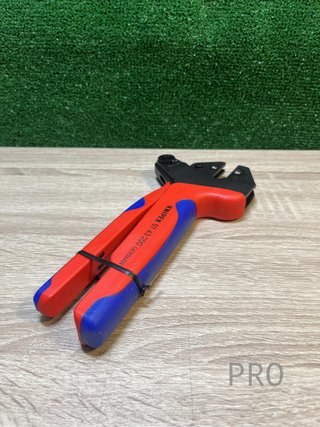 Sistema Master de alicates de engarzado con perfiles intercambiables Knipex