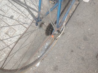 Bicicleta azul,roja,gris